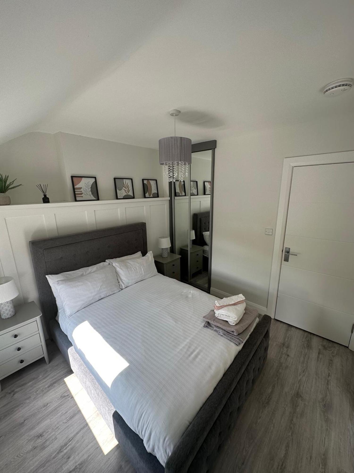 Westland Suites - Stylish, Modern, Elegant, Central Apartments A Londonderry Kültér fotó