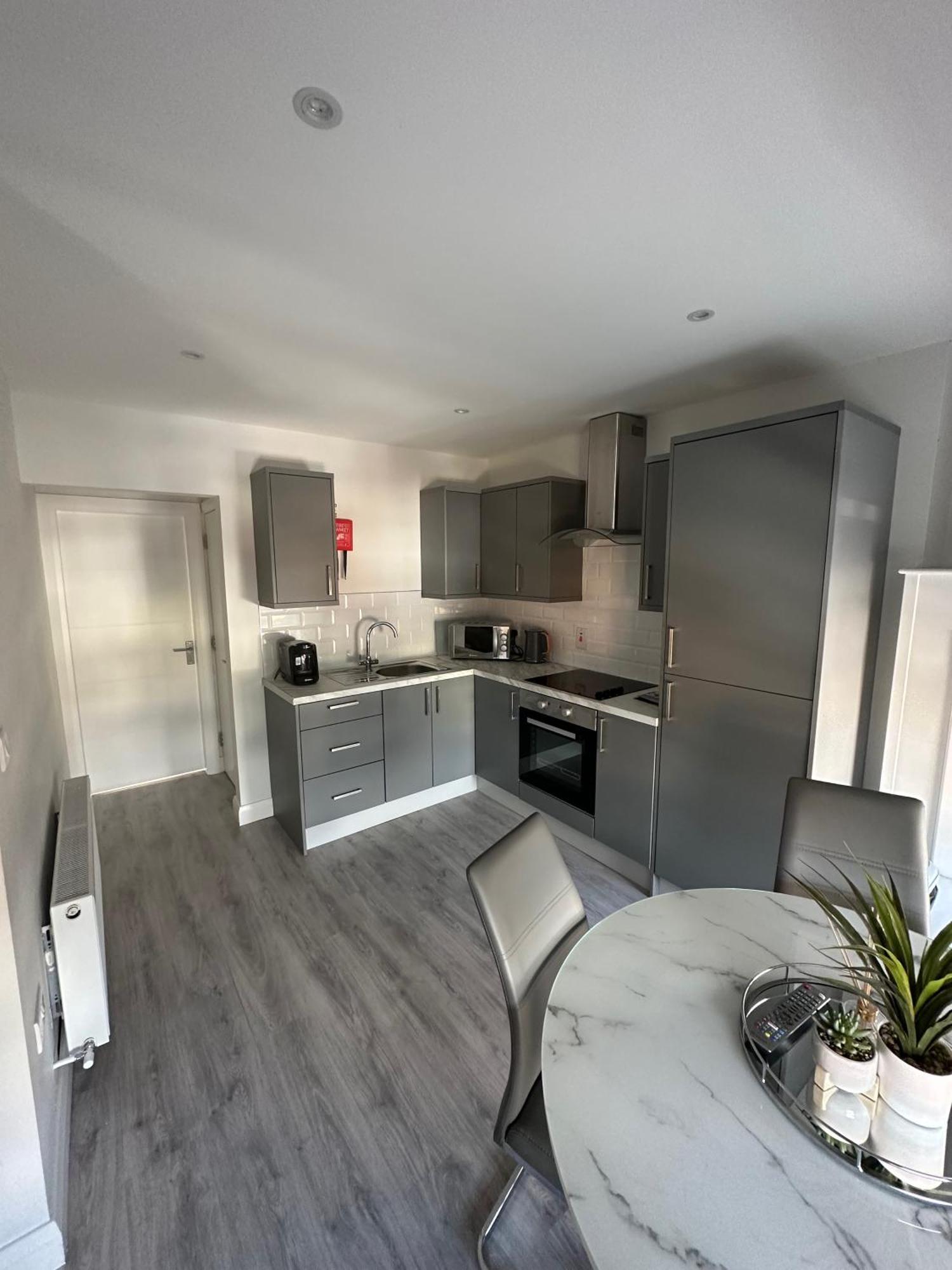Westland Suites - Stylish, Modern, Elegant, Central Apartments A Londonderry Kültér fotó